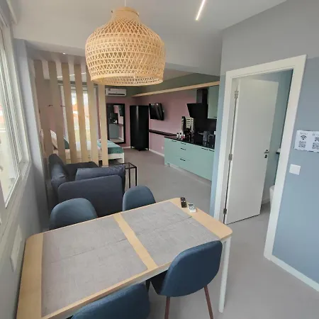 Social - Happiness Apartment *