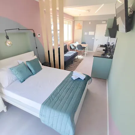 Social - Happiness Apartment Funchal (Madeira)
