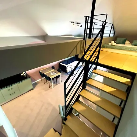 Social - Happiness Apartment *